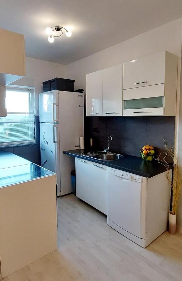 Apartman Near Fazana-500 From The Sea エクステリア 写真