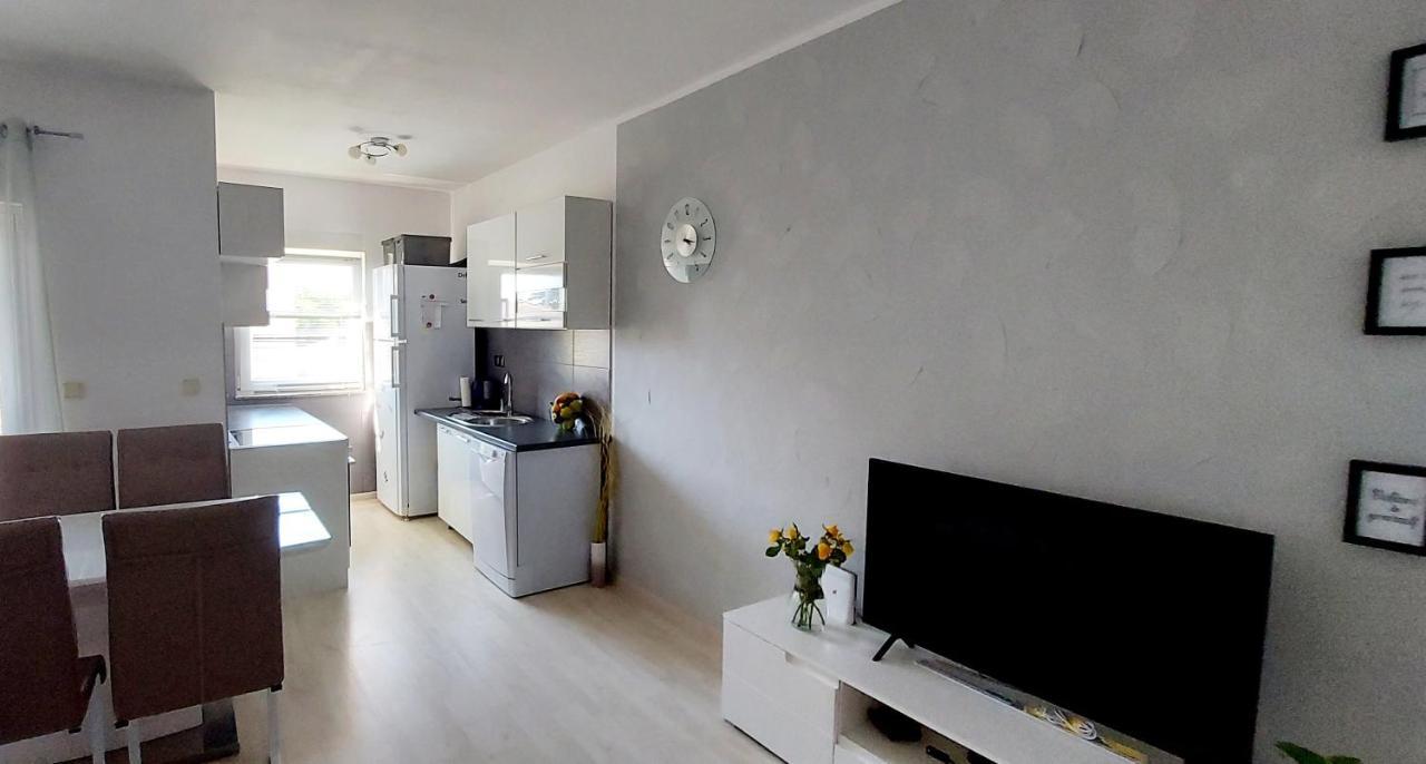 Apartman Near Fazana-500 From The Sea エクステリア 写真