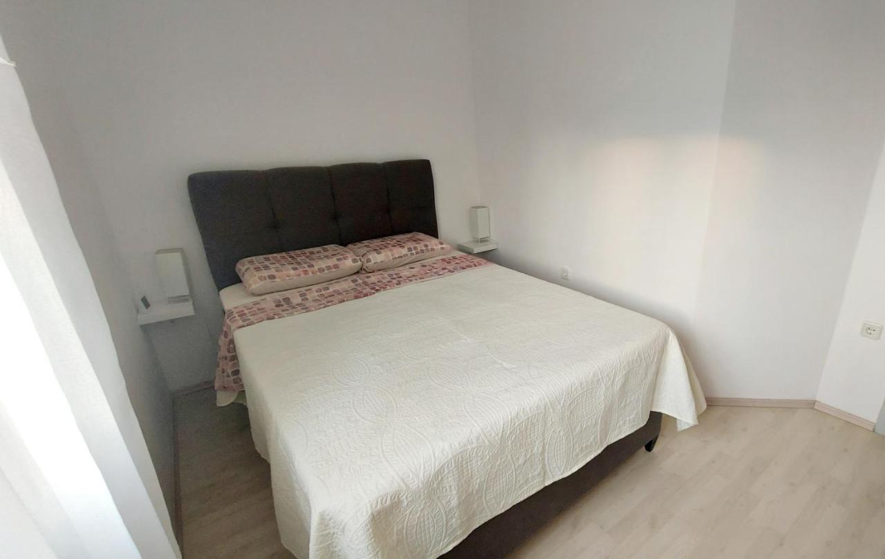 Apartman Near Fazana-500 From The Sea エクステリア 写真